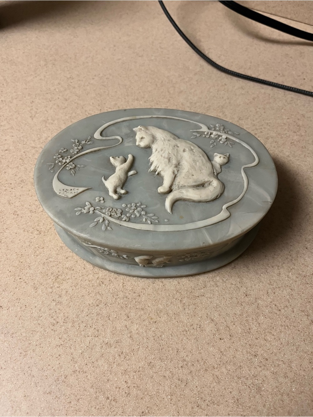 Vintage Incolay Stone Cat Kitten Cameo Jewelry Box